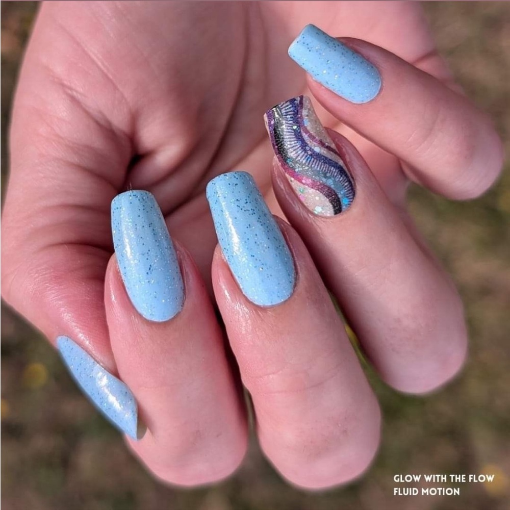 *Exclusive* Color Street: Fluid Motion | Baby Blue Glitter Spring Summer Pastel - Picture 9 of 11